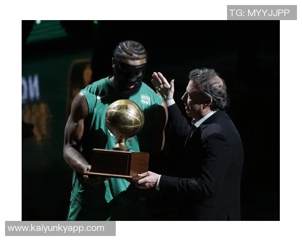 邓利维谈拉科布今夏关注球队女武神让他略感分心