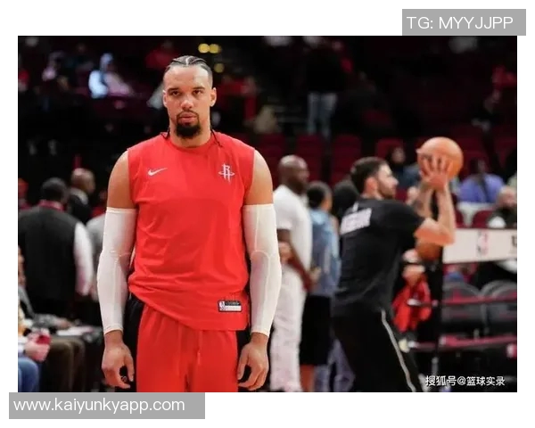 布克称赞狄龙拼搏精神伤愈期间曾关心他是否值得如此努力