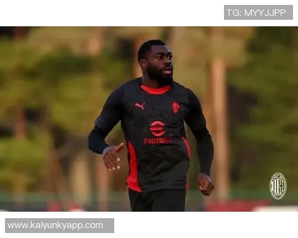 意天空报道莱奥福法纳缺席对阵萨索洛比赛进行单独训练