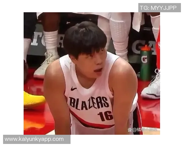 杨瀚森在篮下对抗能力不足前场篮板和挡拆时易遭犯规困扰
