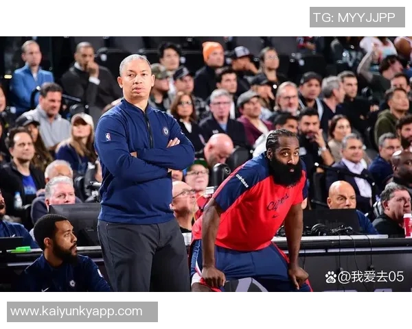 卢教练谈球队阵容深度期待通过比赛磨合轮换与化学反应