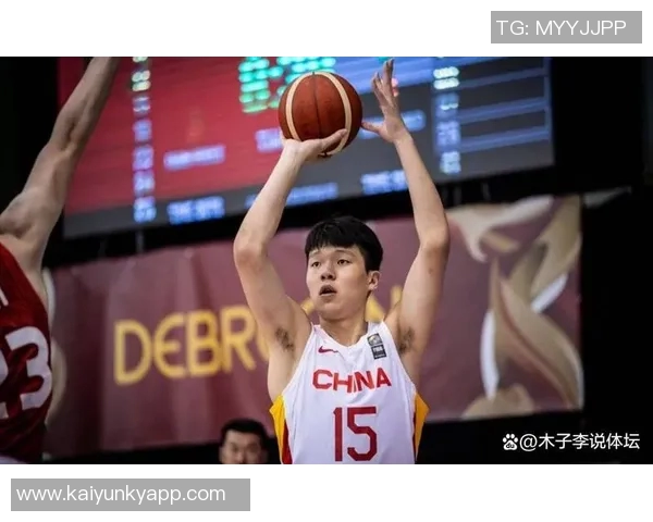 媒体人呼吁杨瀚森专注训练与比赛录像勿被网络言论干扰